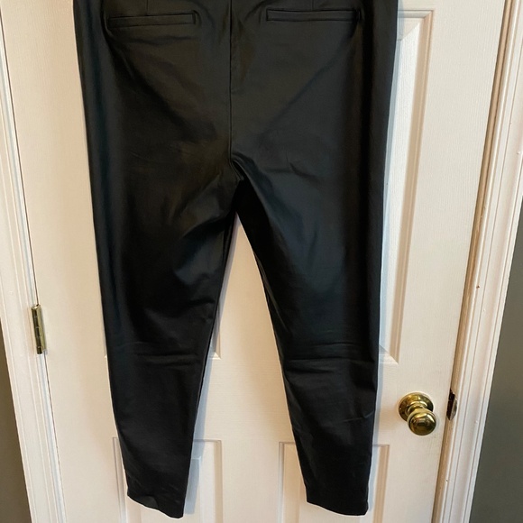 Faux leather - Picture 2 of 2